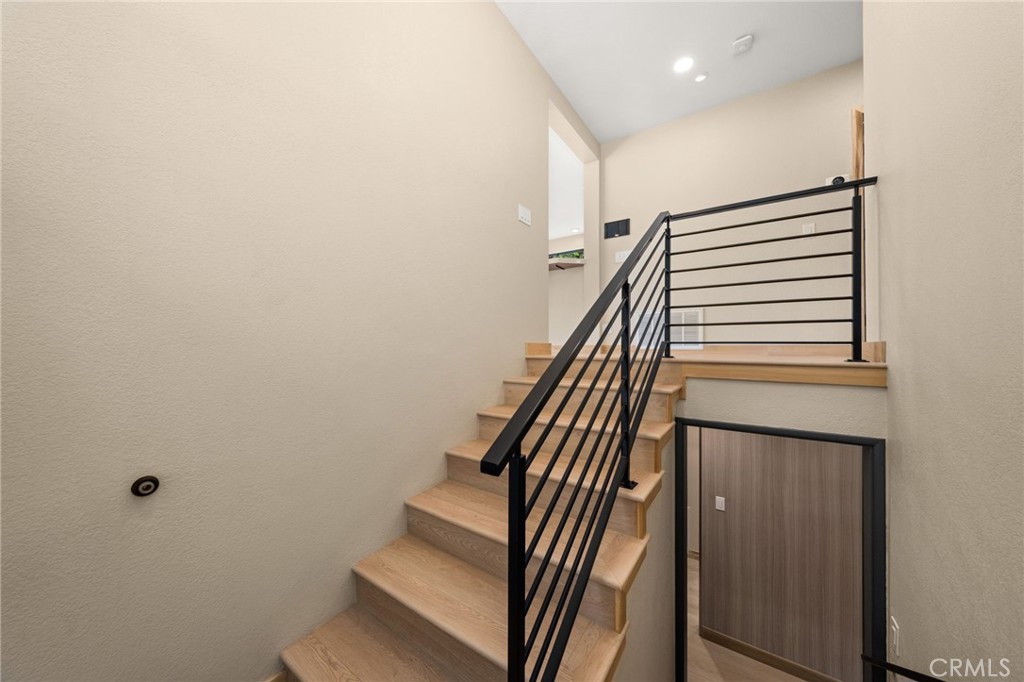 325 N Madison Avenue Property Photo 11