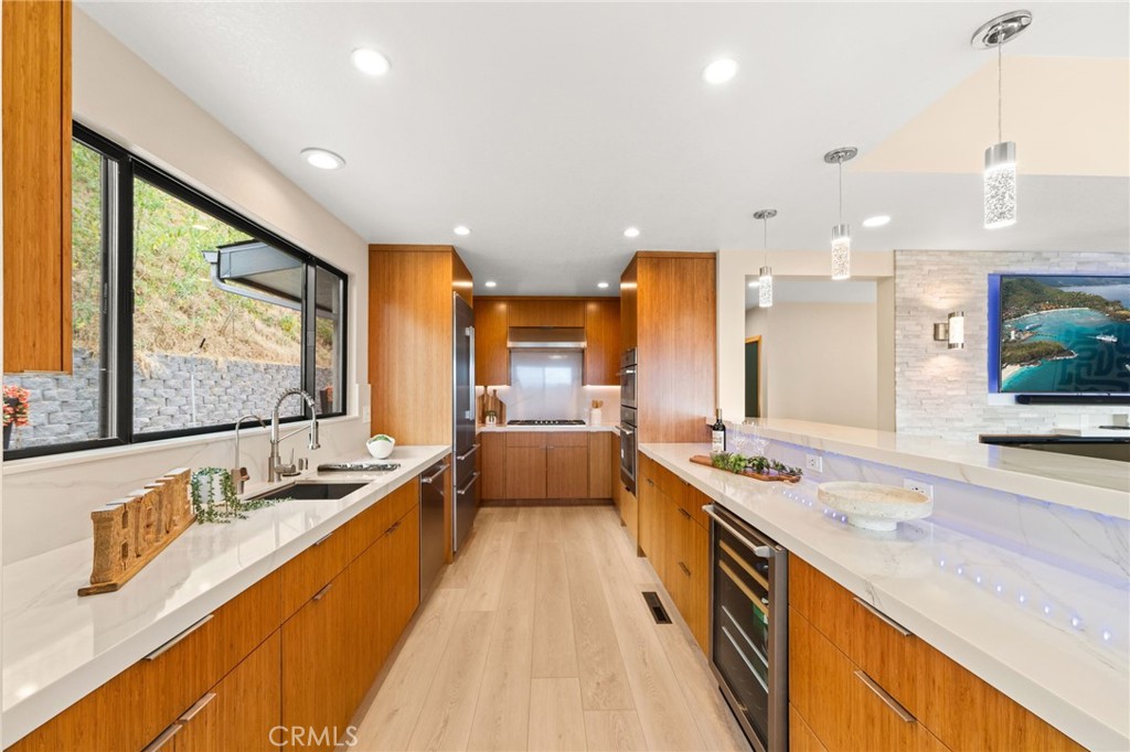325 N Madison Avenue Property Photo 13