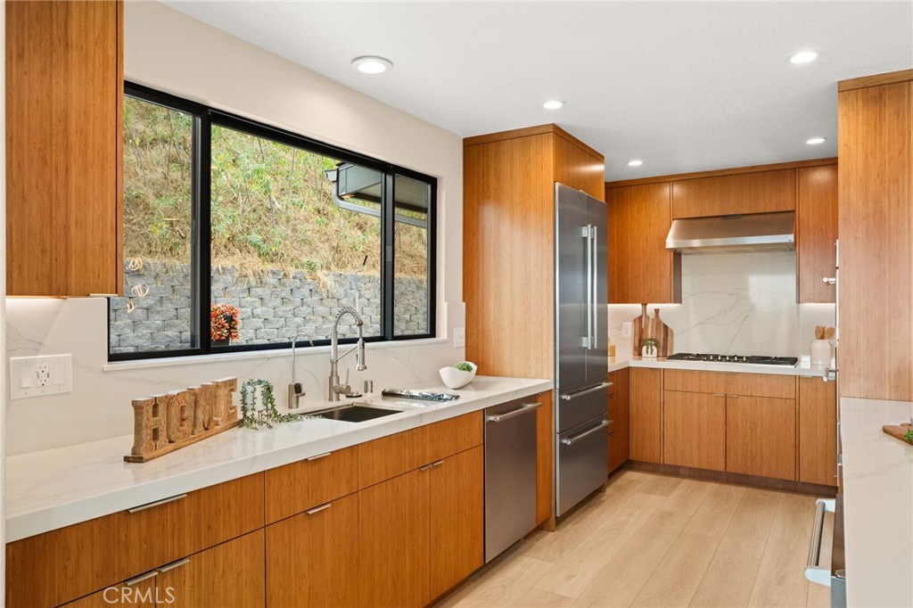 325 N Madison Avenue Property Photo 14
