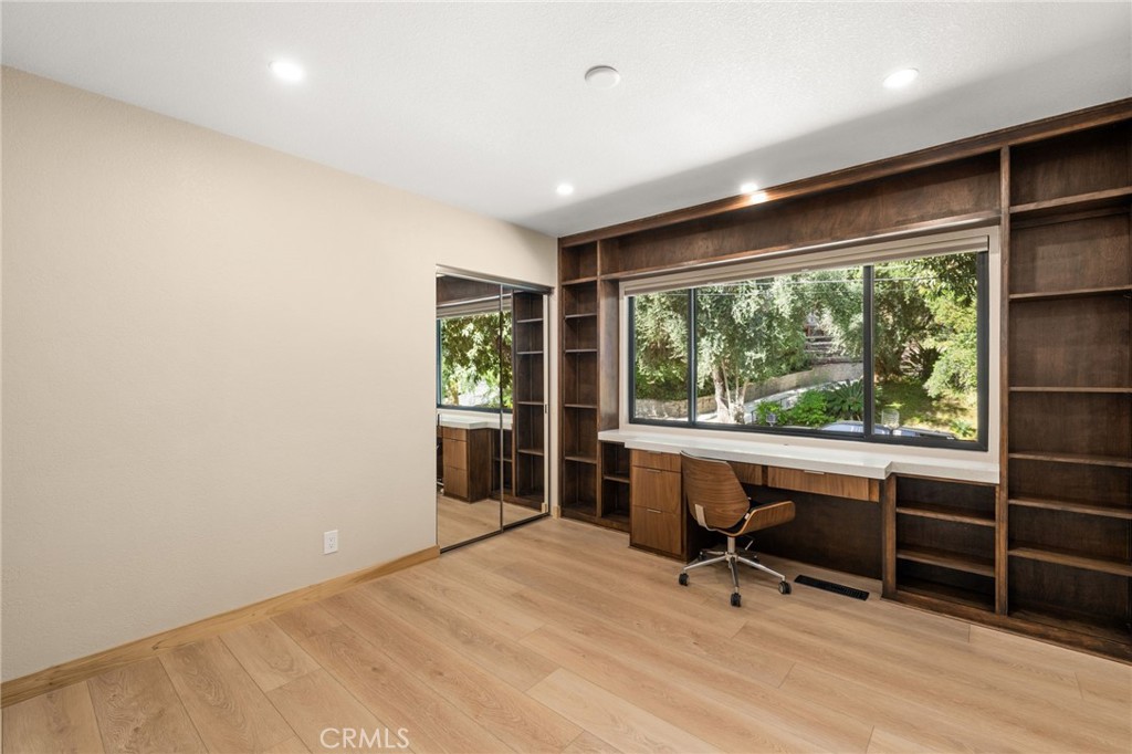 325 N Madison Avenue Property Photo 27