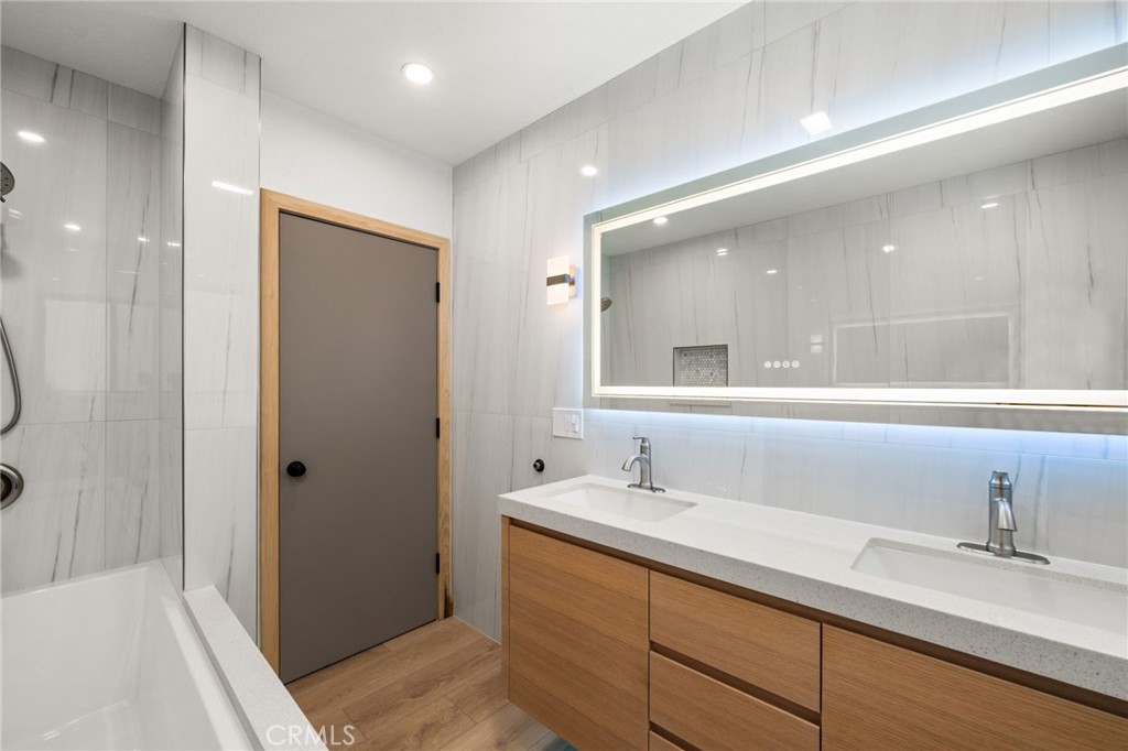 325 N Madison Avenue Property Photo 32