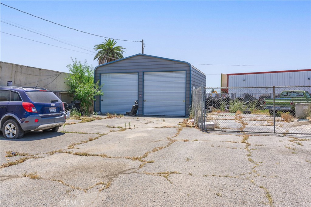 1450 W Main Property Photo 2