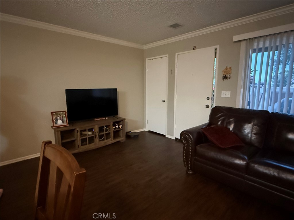 1460 Kendall 17 Property Photo 4