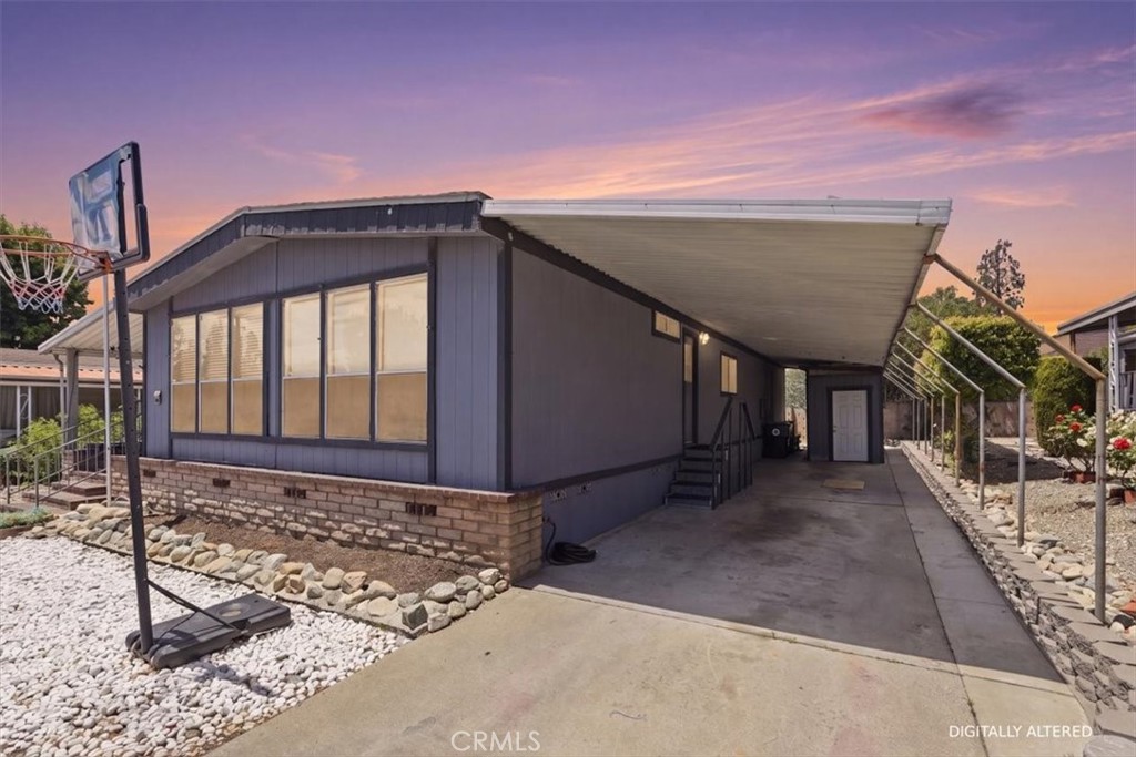 929 E Foothill 198 Property Photo 4