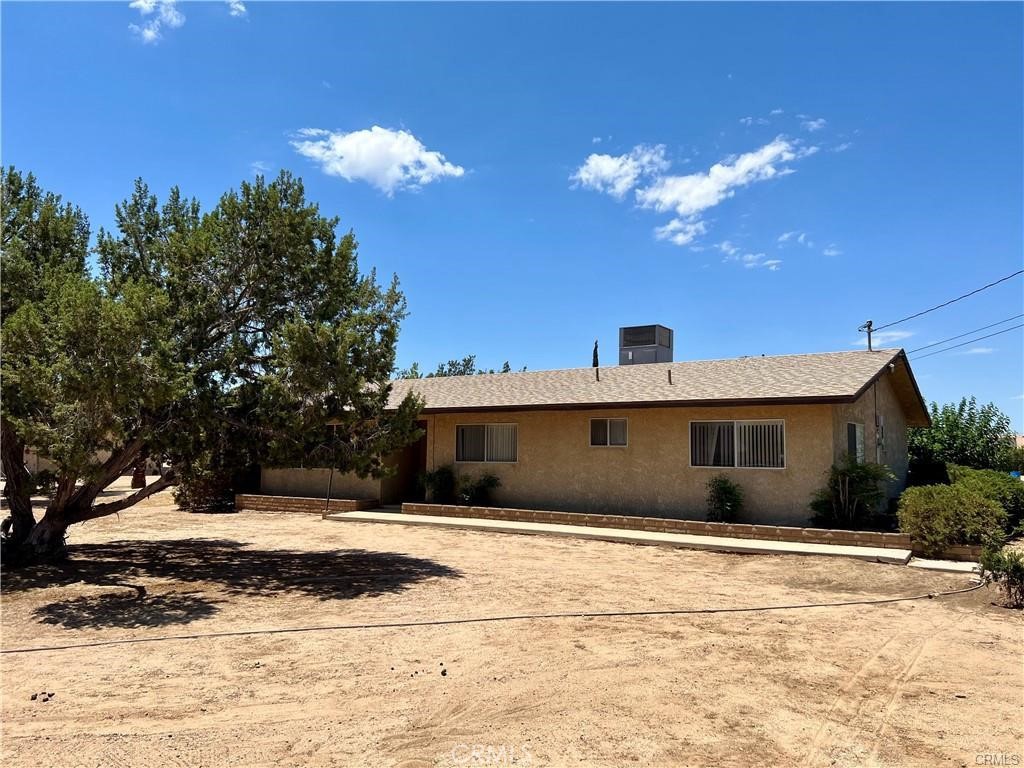 8978 7th Property Photo 6