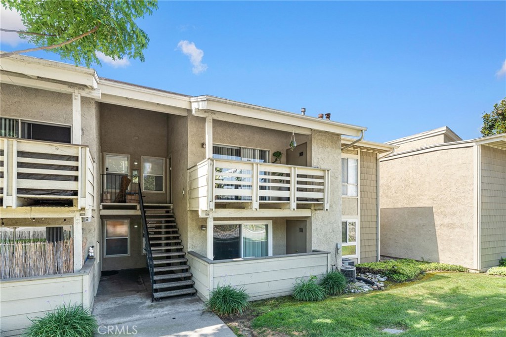 1130 E Alosta B102 Property Photo 3