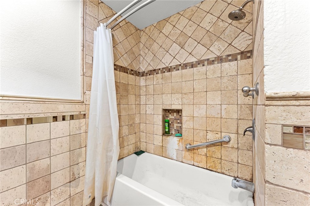 1130 E Alosta B102 Property Photo 16
