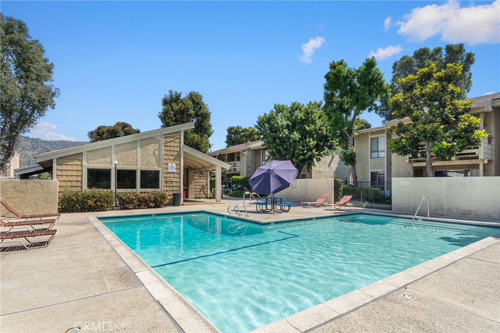 1130 E Alosta B102 Property Photo 22
