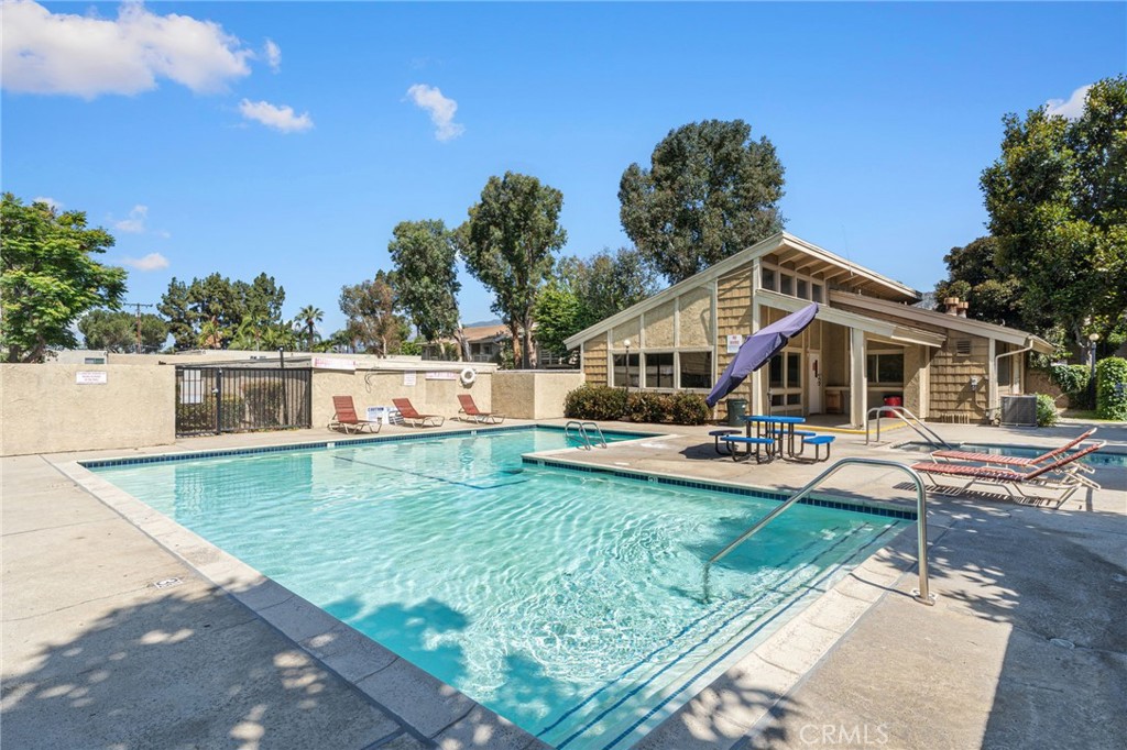 1130 E Alosta B102 Property Photo 23