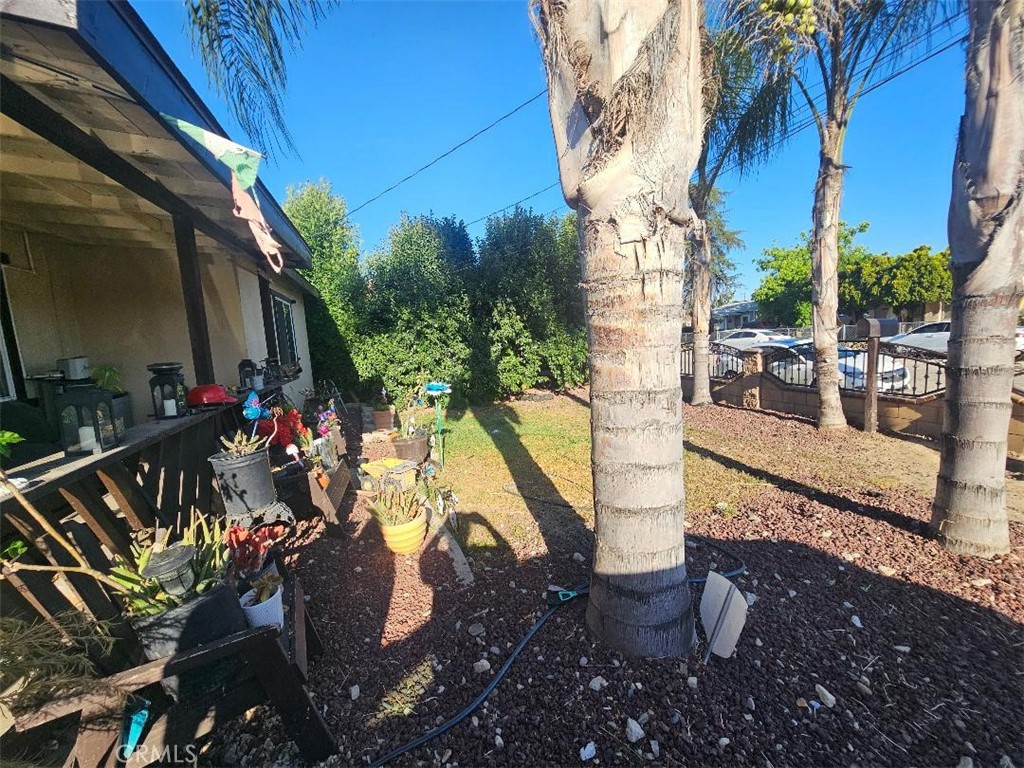1008 W 14th Street Property Photo 2