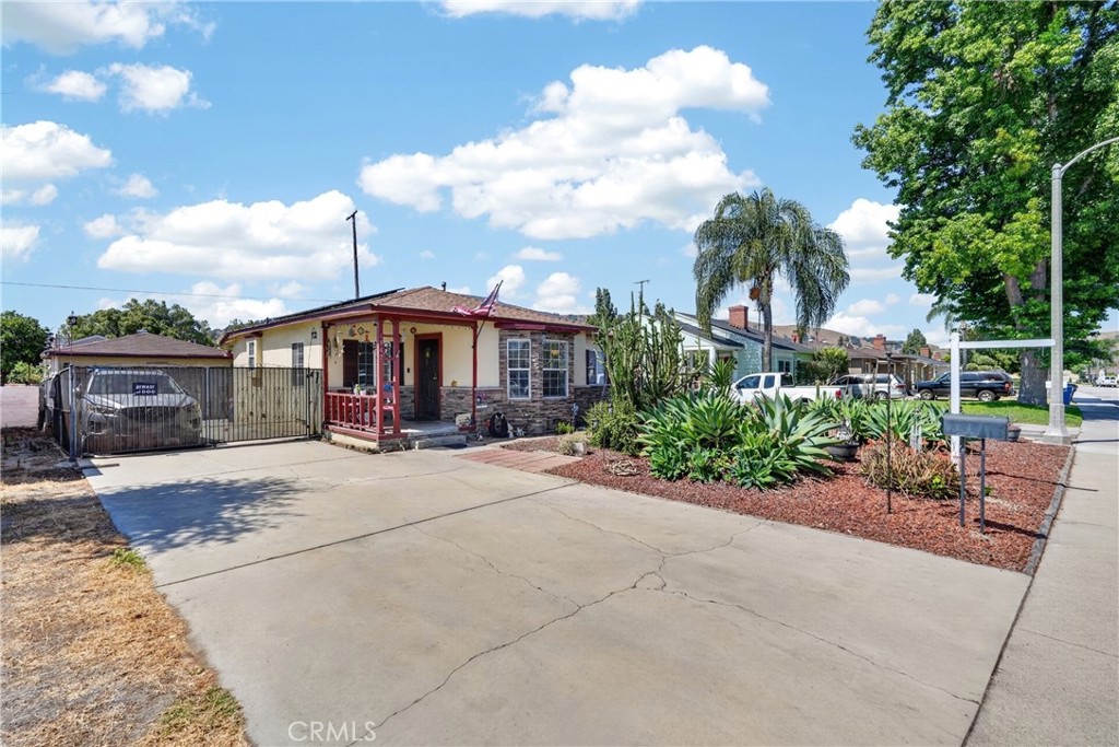 1642 Vejar Property Photo 2