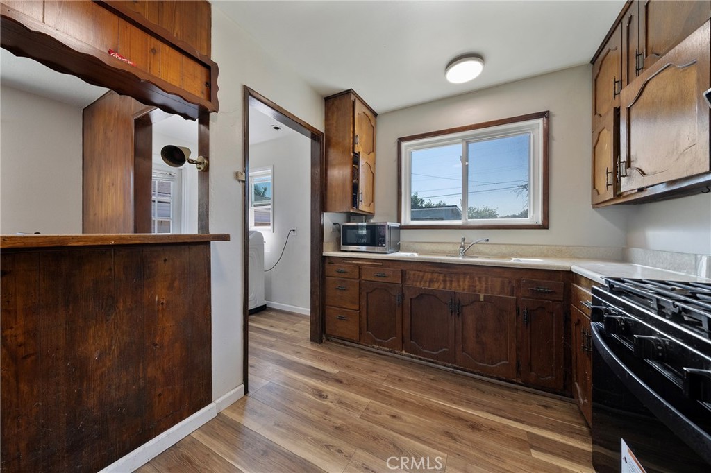 543 N Angeleno Avenue Property Photo 10