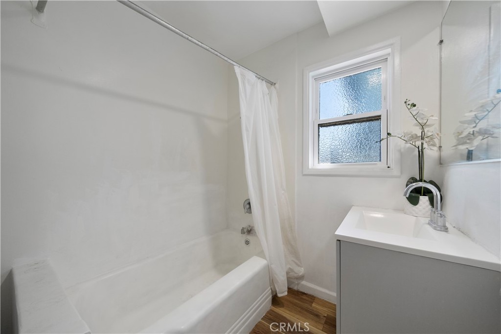 543 N Angeleno Avenue Property Photo 17