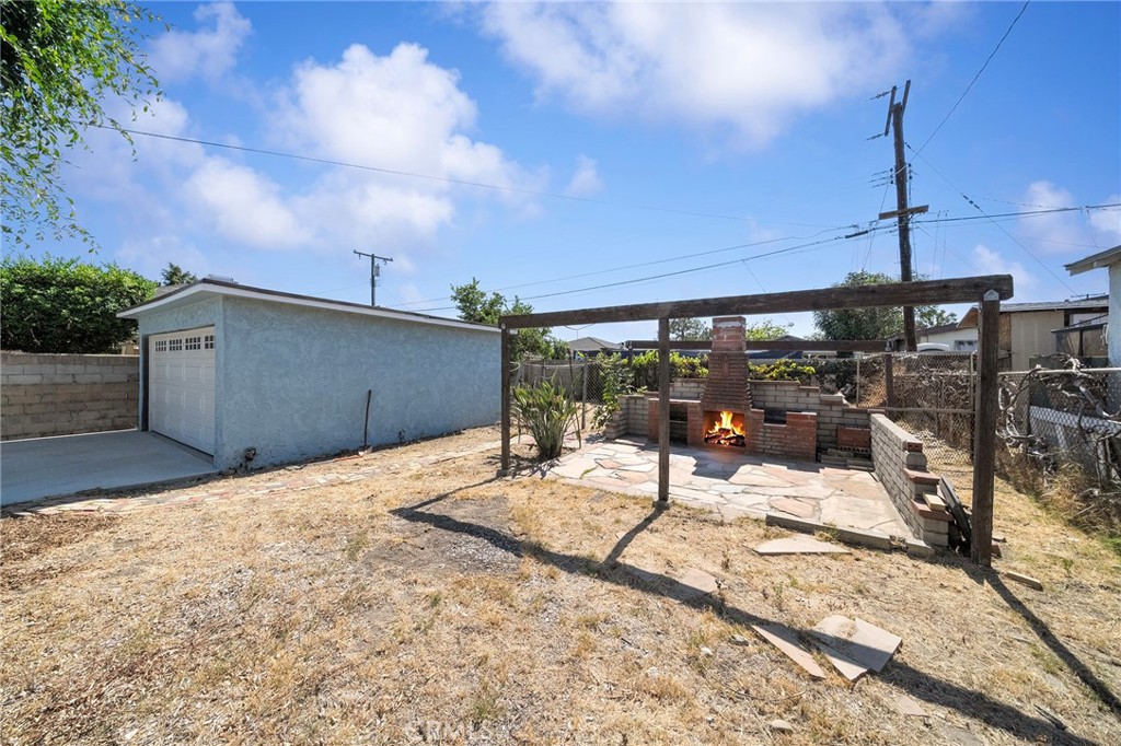 543 N Angeleno Avenue Property Photo 21