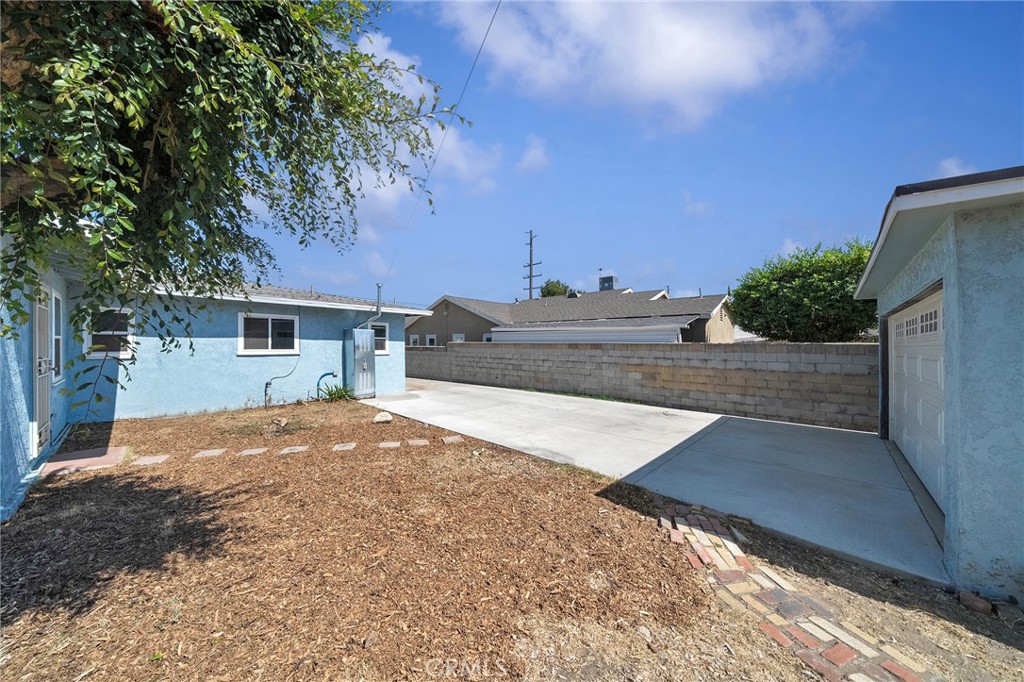 543 N Angeleno Avenue Property Photo 23