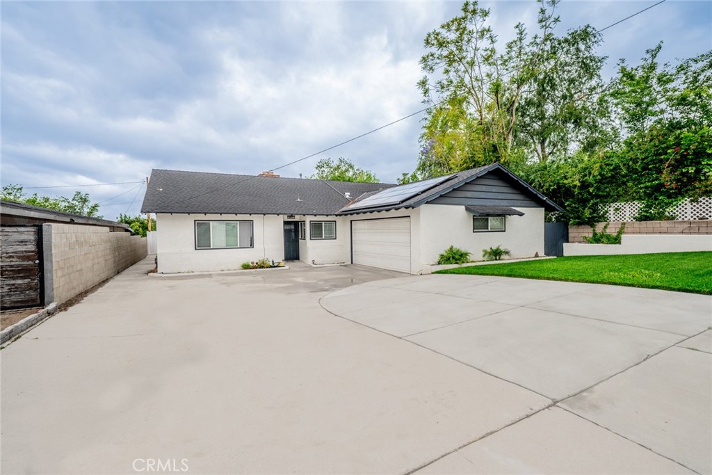 5312 N Mountain View Property Photo