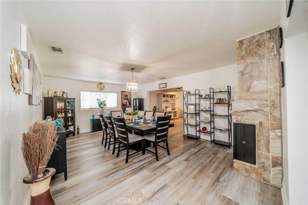 5312 N Mountain View Property Photo 11