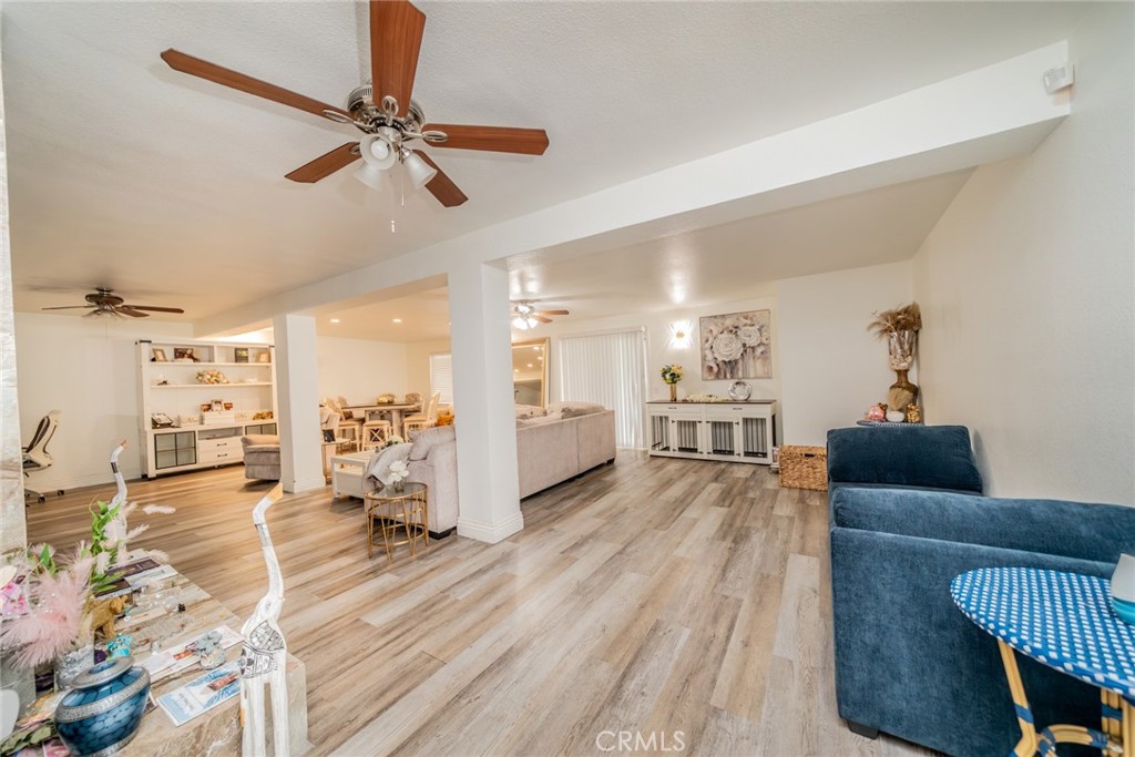 5312 N Mountain View Property Photo 13
