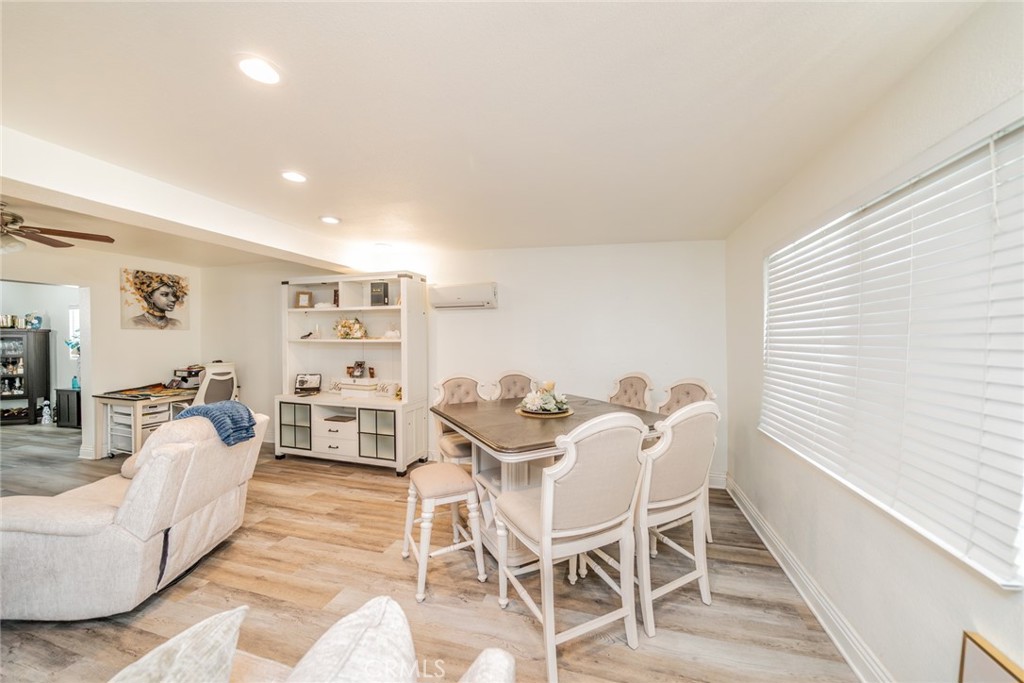5312 N Mountain View Property Photo 16