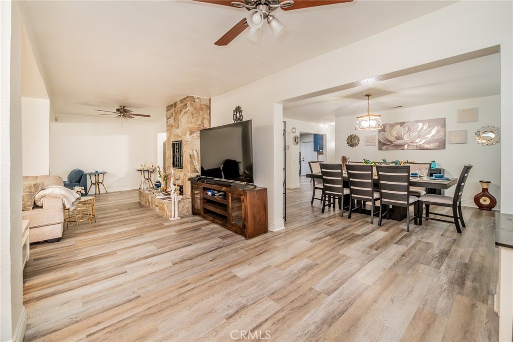 5312 N Mountain View Property Photo 17