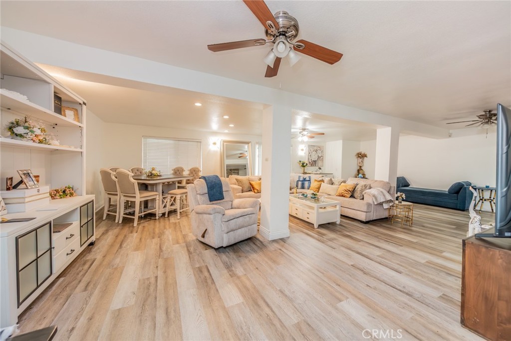 5312 N Mountain View Property Photo 18