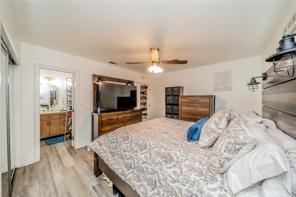 5312 N Mountain View Property Photo 33