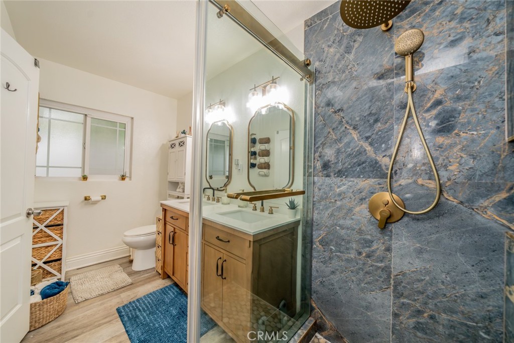 5312 N Mountain View Property Photo 35