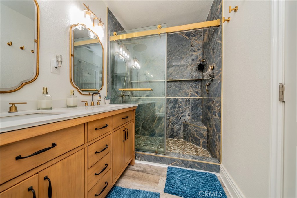 5312 N Mountain View Property Photo 37
