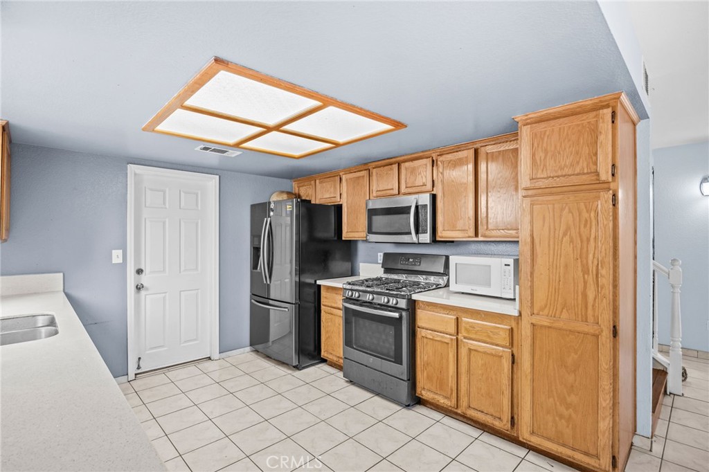 1450 W 9th Property Photo 13
