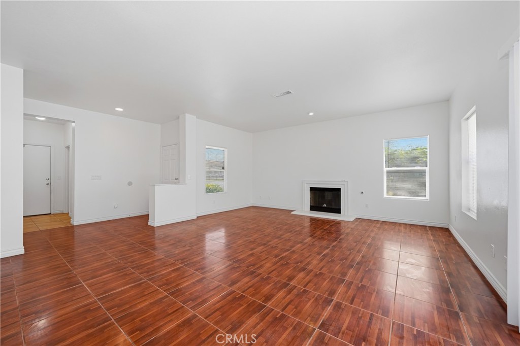 201 E King Property Photo 5