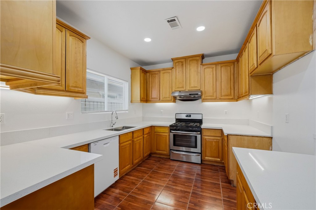201 E King Property Photo 9