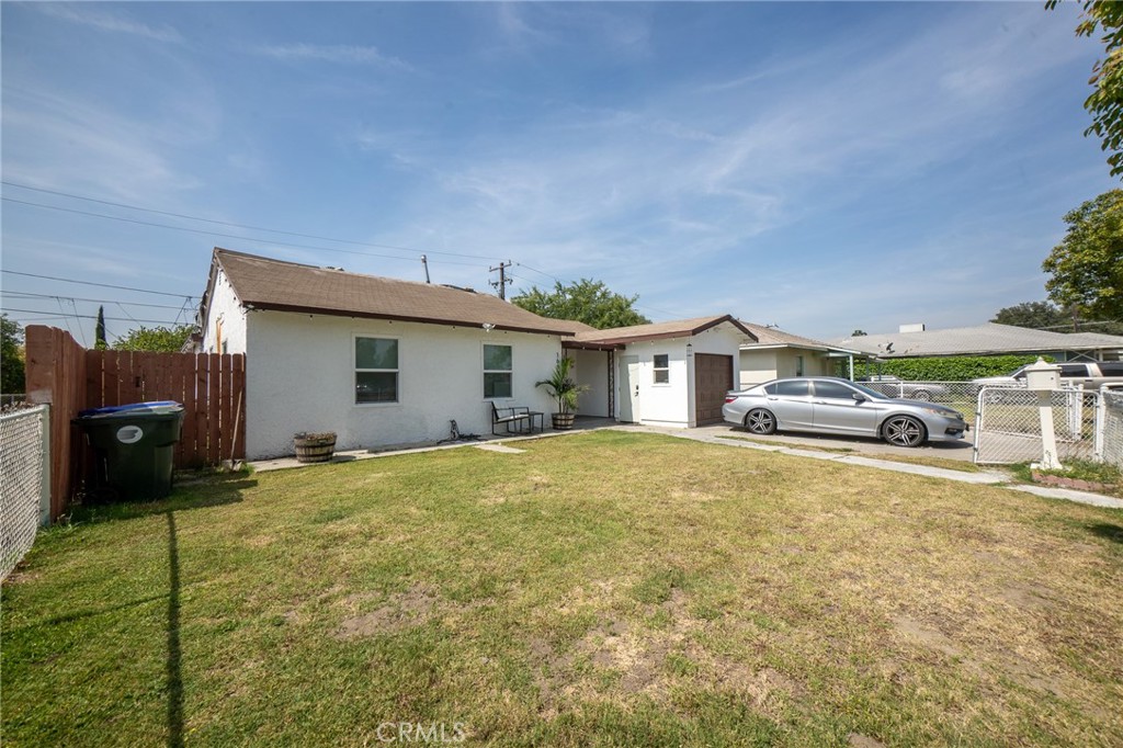 1699 Vine Property Photo 2