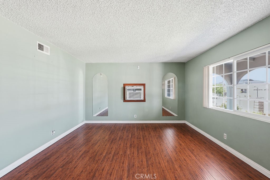 2224 Delnice Avenue Property Photo 9