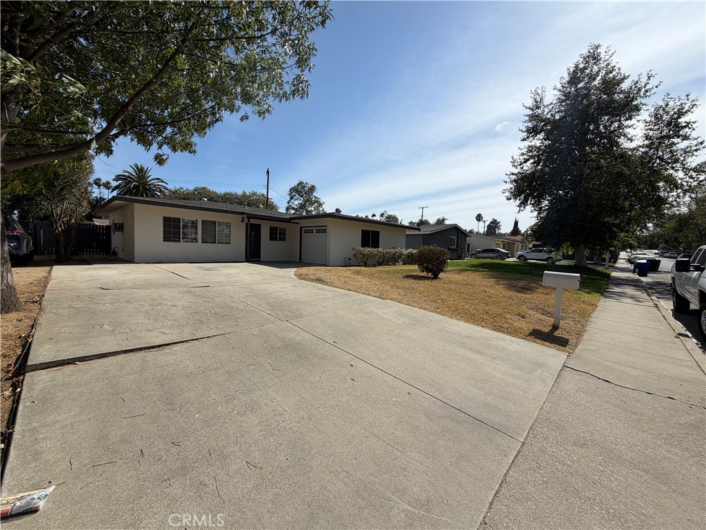 5750 Willard Way Property Photo 3