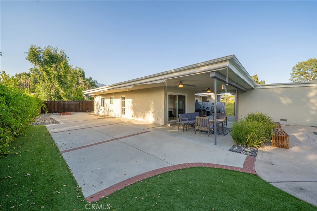 2129 N San Marcos Place Property Photo 35