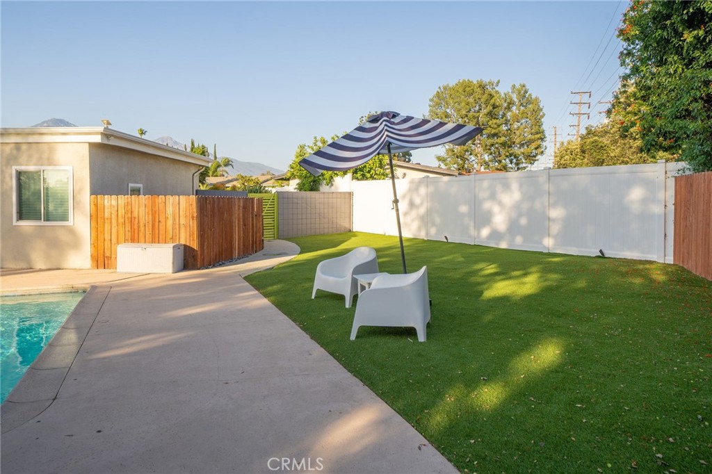 2129 N San Marcos Place Property Photo 44