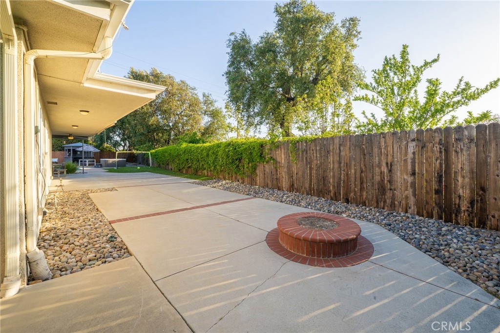 2129 N San Marcos Place Property Photo 46