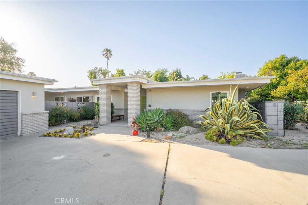 2129 N San Marcos Place Property Photo 48