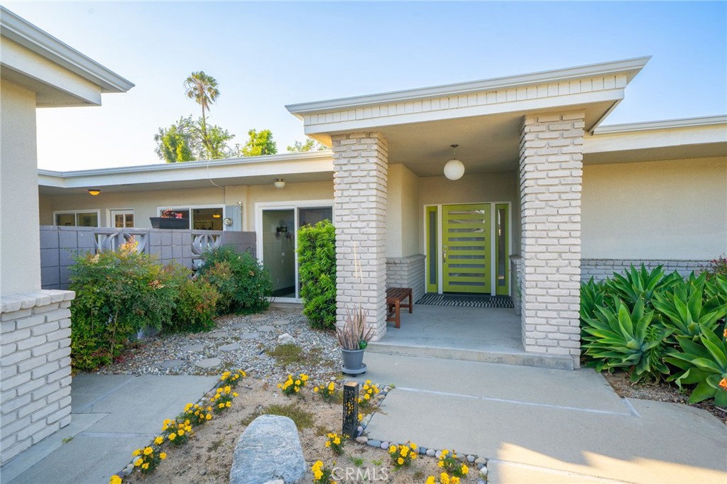 2129 N San Marcos Place Property Photo 49