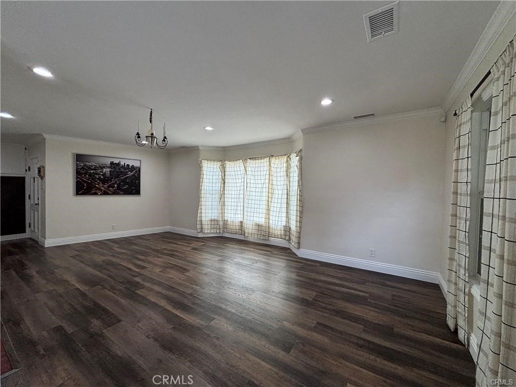 3297 N Pershing Property Photo 5