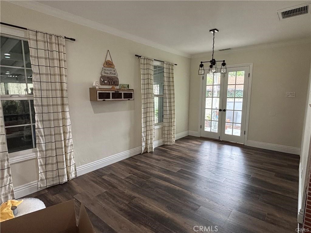 3297 N Pershing Property Photo 6