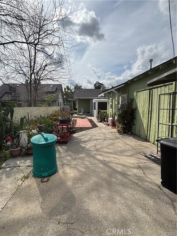 3297 N Pershing Property Photo 17