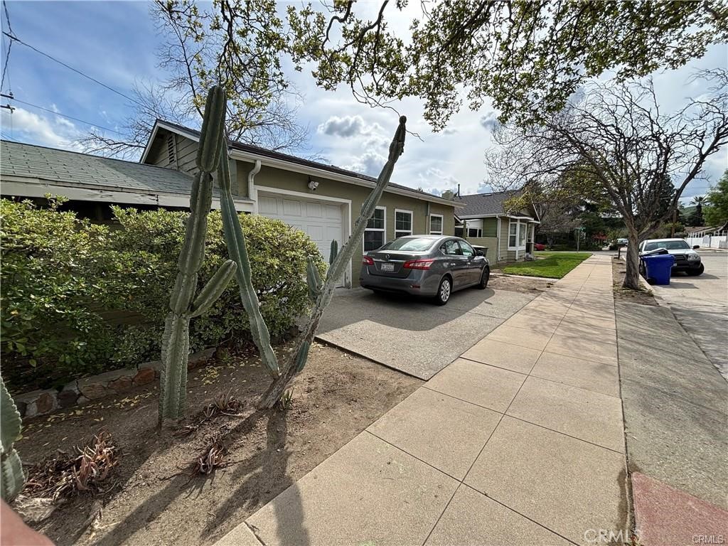 3297 N Pershing Property Photo 18