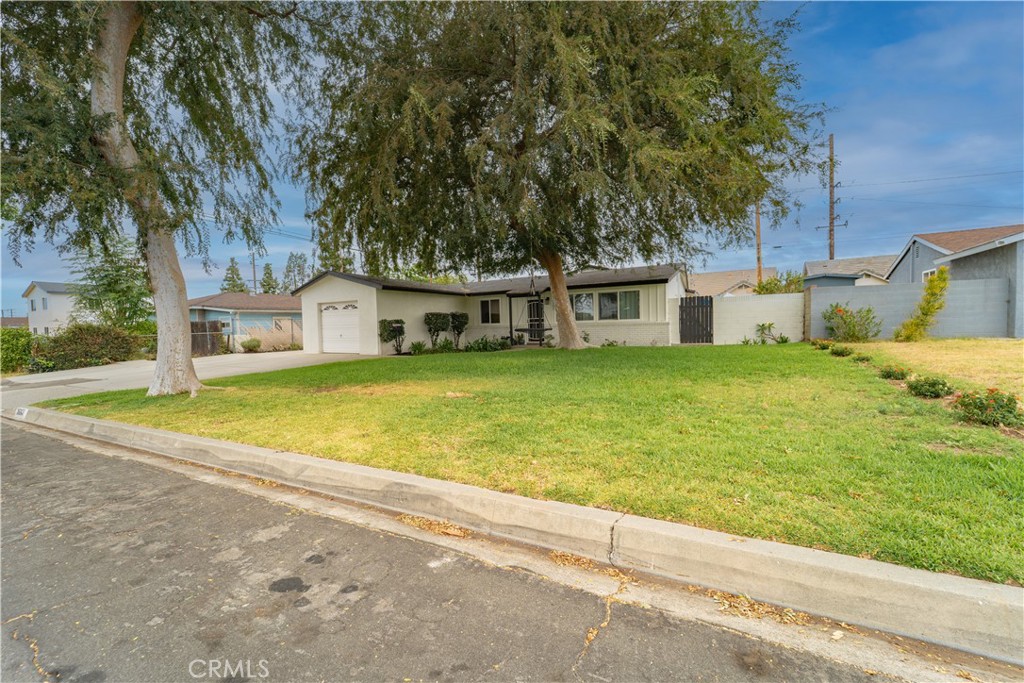 16303 E Elgenia Property Photo 3