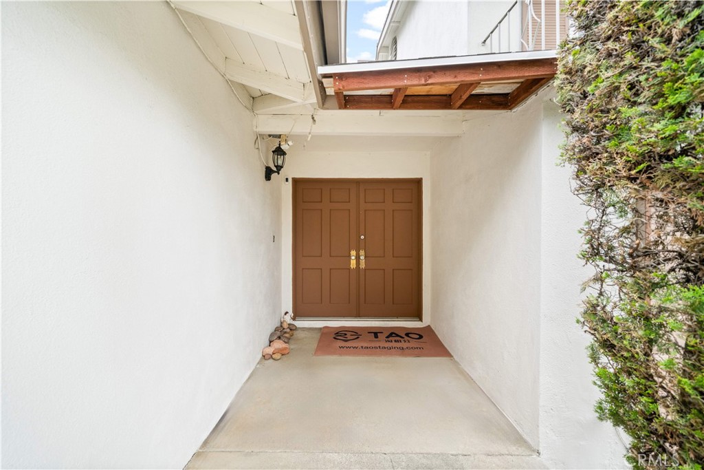 14607 Mountain Spring Property Photo 3