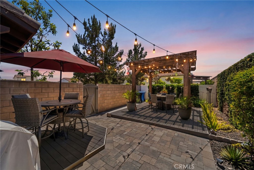 10832 Flora Park Property Photo 3