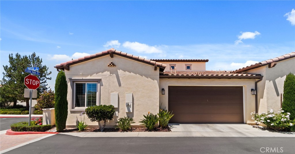 10832 Flora Park Property Photo 4