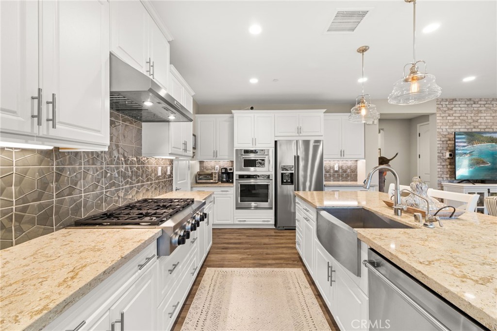 10832 Flora Park Property Photo 10