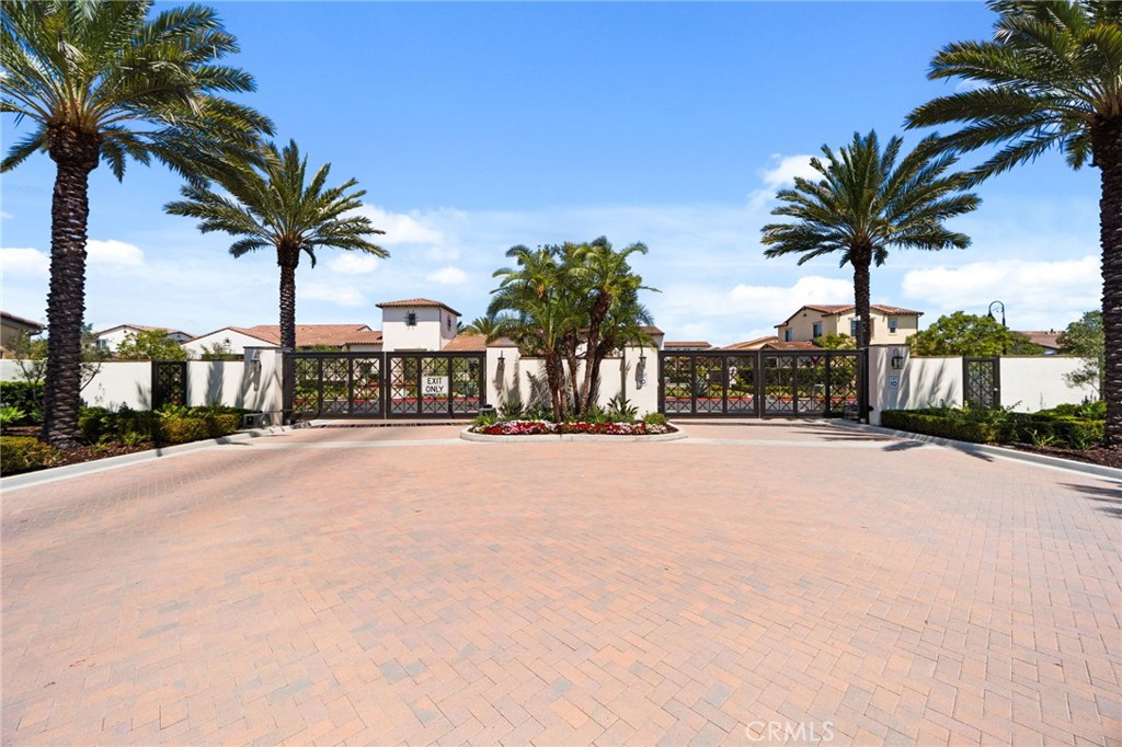 10832 Flora Park Property Photo 48