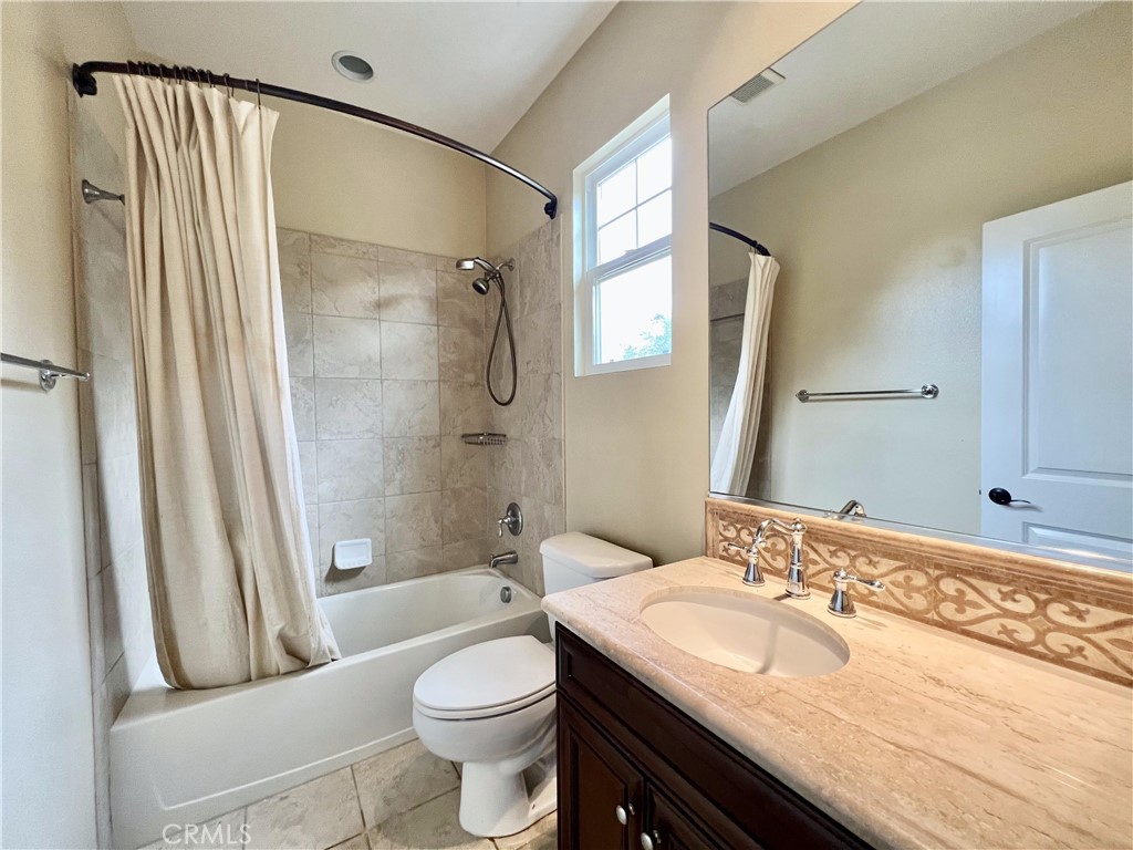 3974 E Callaway Drive Property Photo 20